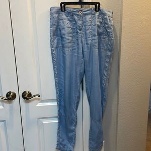Tommy Bahama size 8 lightweight slacks denim look.
